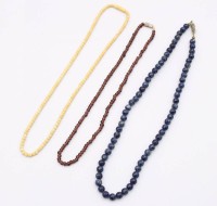 Auktion 369<br>3x div. Halsketten, Bein, Granat uns Sodalith