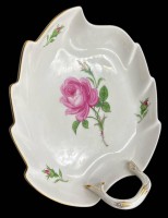 Auktion 369<br>gr. Blattschale "Meissen" 1.Wahl, Rote Rose, 18x17 cm