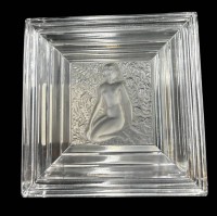 Auktion 369<br>Deckeldose "Lalique France" Ritzsignatur, 6x9x9 cm