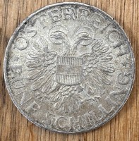 Auktion 369<br>AUSTRIA (Madonna MAGNA MATER) 5 Schilling 1935, D-3 cm, 15 gr., Silber, ungeputzt