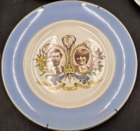 Auktion 369<br>gr. Souvernir-Teller "Hochzeit Charles und Diana" 1981, D-22,5 cm