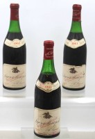 Auktion 369<br>3 Flaschen Rotwein, 1961 Bourgogne Aligot&eacute; ,  A. Ligeret. etwas Verdunstungsverlust