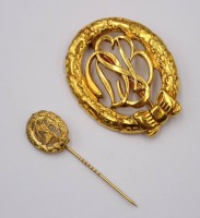 Auktion 369<br>Ehrengabe des Deutschen Sportbundes (DSB), Orden u. Nadel