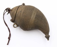 Auktion 369 / Los 15187 <br>indische Dose, Dhokra-Kunst, Bronze, L-17cm