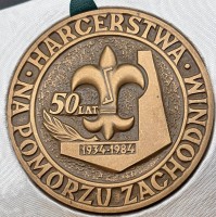 Auktion 374<br>polnische Bronze Gedenkmedaille in Etui, 1984,  50-j&auml;hrige Bestehen (1934-1984) der Pfadfinderbewegung (Harcerstwo) in Westpommern, D-7 cm