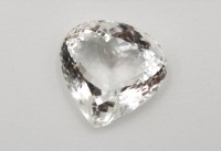 Auktion 371<br>wei&szlig;er Quarz, facett., ca. 64,8ct