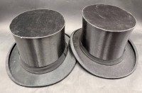 Auktion 369 / Los 13032 <br>2x Chapeau claque, guter Zustand