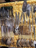 Auktion 369 / Los 11098 <br>ca. 120 tg. versilbertes Besteck "BSF"90-er Auflage, wohl f&uuml;r 12 Personen, viele Vorlegeteile und Zubeh&ouml;r wie Fischbesteck, Kompott-L&ouml;ffel etc usw., zusammen wohl &uuml;ber 6 kg