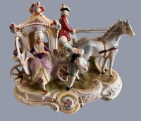 Auktion 370<br>Prunkkutsche, Zweisp&auml;nner mit Dame "Gr&auml;fenthal", r&uuml;ckseitig ein Rad besch&auml;digt