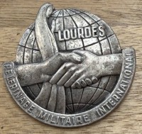 Auktion 370<br>Erinnerungsmedaille Internationalen Soldatenwallfahrt nach Lourdes, versilbert, D-5 cm