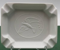 Auktion 370 / Los 8005 <br>3x Rosenthal Aschenbecher mit Vogelrelief, 14x10,5 cm und 2x 8,5x7 cm