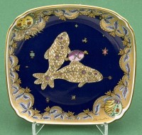 Auktion 370 / Los 8016 <br>Tierkreiszeichen-Teller "Hutschenreuther", Fische, Entwurf Ole Winter, D-14 cm