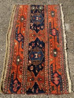 Auktion 370 / Los 13004 <br>kl. Orient-Br&uuml;cke bzw. Wandbehang, 60x103 cm