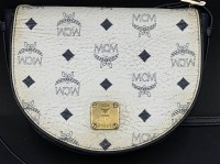 Auktion 370<br>kl. MCM Handtasche, Mod. Soft Berlin, 24x22 cm, leichte Tragespuren
