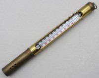 Auktion 370<br>Thermometer in Messinggeh&auml;use, ca. L-31,5cm