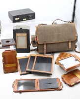 Auktion 370<br>antike Balgenkamera mit div. Zubeh&ouml;r, Favorit, Dresden, ohne Objektiv