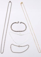 Auktion 370<br>5tlg. Silber-Konvolut, 3 Armb&auml;nder und 2 Ketten, zus ca. 17,5gr.