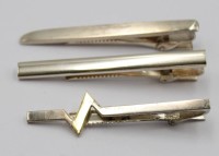 Auktion 370<br>3x div. 925er Silber-Krawattennadeln, zus. ca. 32gr., L-ca. 7cm
