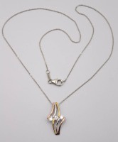 Auktion 370<br>925er Silberkette mit tricolor Anh&auml;nger, klare Steine, 4,2gr., L-50cm Anh.-3cm