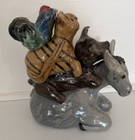 Auktion 370<br>grosse, schwere Majolika-Gruppe, Die Bremer Stadtmusikanten, in Boden nummeriert und Monogrammiert "GN" ?, gut erhalten, H-33 cm, L-31 cm, gut erhalten