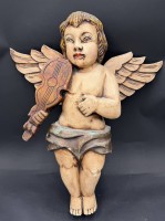 Auktion 370<br>gr. Wandputto mit Geige, Prtessholz, farbig gefasst, kl. Abplatzer etc, Bogen fehlt, H-48 cm, B-43 vm