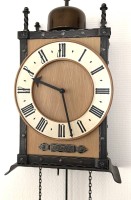 Auktion 370<br>mechan. Wanduhr nach antiken Vorbild "Junghans" Schmiedeeisen, Werk l&auml;uft, Pendel/Gewichte anbei