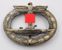 Auktion 370 / Los 7022 <br>U-Boot-Kriegsabzeichen, verso "Schwerin Berlin 68", aus der Zeit ?