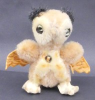 Auktion 370 / Los 12007 <br>Grisly-Eule, &auml;lter, ca. H-12cm