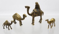Auktion 370 / Los 15062 <br>4x Figuren, Kamele, Messing, ca. H-10,5 bis 4cm