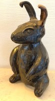 Auktion 370 / Los 9023 <br>gr. Majolika-Hase, H-30 cm, ein Ohr geklebt