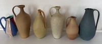 Auktion 370 / Los 9024 <br>Lot-ca. 26  diverse vintage Keramik-Vasen, ein Karton voll