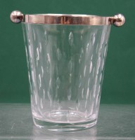 Auktion 370 / Los 10028 <br>Eisbeh&auml;lter, 835er Silbermontur, Kristall beschliffen, H-14,5cm