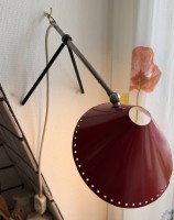 Auktion 370<br>kl. vintage Wandlampe, Metallschirm rot, H-40 cm