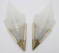 Auktion 370<br>Paar Wandlampen im Art-D&eacute;co Stil, je ca. H-33,5cm B-15cm