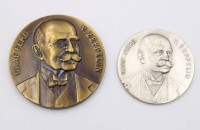 Auktion 370<br>2x Medaillen, Graf Ferdinand von Zeppelin (1838-1917), Bronze und versilbert, D-5 u. 4cm