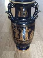 Auktion 370 / Los 9035 <br>Griechische Amphore Vase - Handarbeit Griechenland - 24K Gold Dekor - Kobaltblau/Schwarz, H- ca: 27,5 mm B ca : 11 mm,