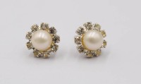 Auktion 370<br>Paar Ohrstecker, 18 K vergoldet mit Perlen und klaren Steinen, ca. D-1,2cm