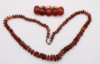 Auktion 370<br>Halskette und Zugarmband, Bernstein, zus. 53,7gr., L-69cm Armband B-2,2cm