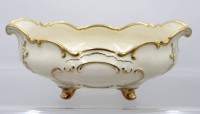 Auktion 370<br>ovale Schale, Hutschenreuther, Abteilung Paul M&uuml;ller Selb, reliefiert und Goldzier, H-12cm B-30cm T-20cm