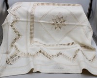 Auktion 370 / Los 13022 <br>Hardanger-Tischdecke, ca. 170 x 110cm