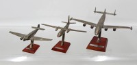 Auktion 370<br>3x div. Standmodelle, Flugzeuge, wohl Silver Classic, ca. H-6 bis 8cm