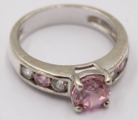 Auktion 370<br>Silberring mit pinken und wei&szlig;en Steinen, 925er Silber, dqcz, RG. 53, 4,3 Gramm