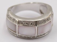 Auktion 370<br>Silberring mit Perlmutt und wei&szlig;en Steinen, guter Zustand, 925er Silber, RG. 58, 9,6 Gramm