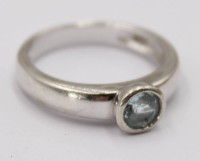 Auktion 370<br>925er Silberring mit einen runden hellblauen Stein, RG. 53, 3,3 Gramm