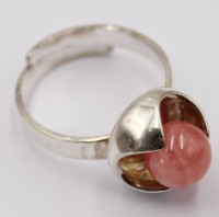 Auktion 370<br>Silberring mit einer Rosenquartz Kugel, 835er Silber, RG. 56, 4,9 Gramm