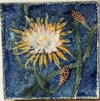 Auktion 370<br>Wandfliese, Karlsruher Majolika mit Sonnenblume, Entw. Werner Meschede 1967. 28x28 cm