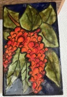 Auktion 370 / Los 9038 <br>gr. Wandfliese "Ruscha" florales Dekor, 37x22 cm