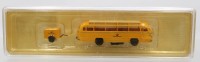 Auktion 370 / Los 12013 <br>Postbus mit kl. Anh&auml;nger, Brekina, OVP