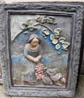 Auktion 370 / Los 9048 <br>Christa Bartling (1940) Worpswede, Keramik-Fliese mit M&auml;dchen, bemalt,  32x27 cm