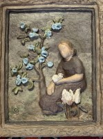 Auktion 370<br>Christa Bartling (1940) Worpswede, Keramik-Fliese mit M&auml;dchen, bemalt,  32x27 cm